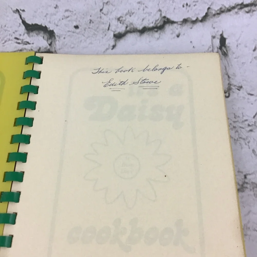 It's a Daisy Cookbook‎ by Boo Leet Vintage 1974 Cookbook